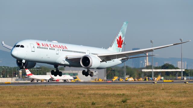 C-FGEI::Air Canada